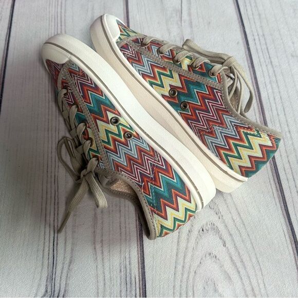 Keen Elsa Lite Women Sz 7 Chevron Plaza Taupe Low Shoes Sneakers Colorful - Picture 3 of 11